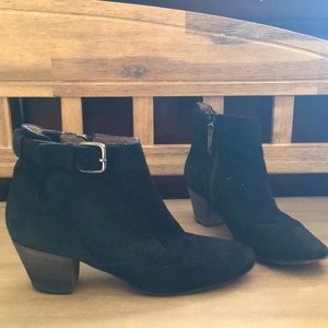Black suede / leather heeled booties